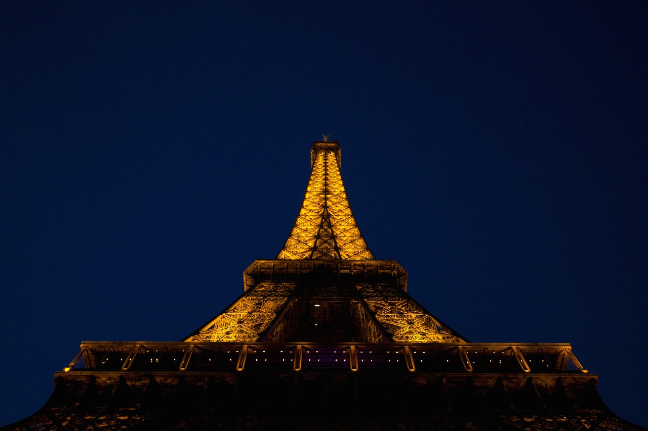 eiffel-tower-1209157_1280.jpg